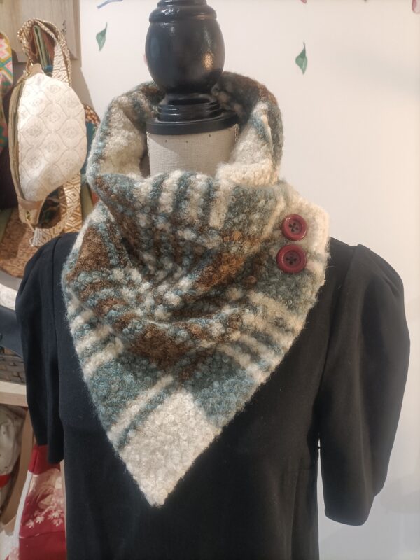 SNOOD FAIT MAIN EN CREATION ARTISANALE DE LOUCIA CREATION TIENT CHAUD POUR L'HIVER.